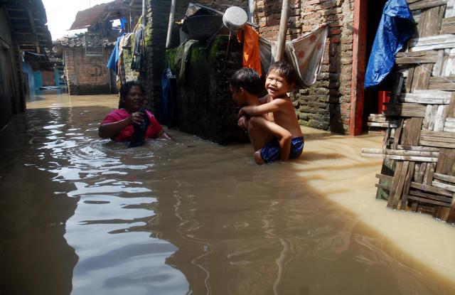 040111_SOLO_BANJIR_BUR3