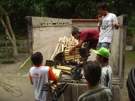 BANTUAN CANGKUL
