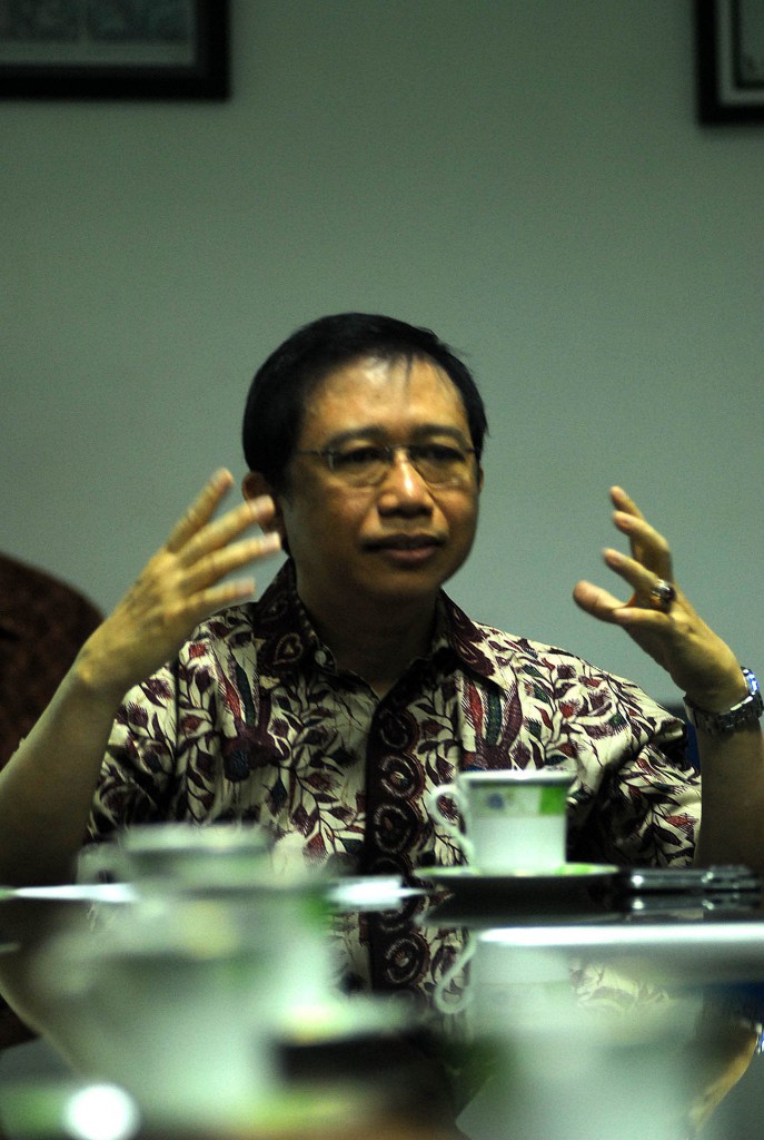 KUNJUNGAN KETUA DPR- Ketua DPR, Marzuki Alie saat berkunjung ke Griya Solopos Jl Adisucipto 190 Solo, Minggu (16/1). (FOTO:Dwi Prasetya)