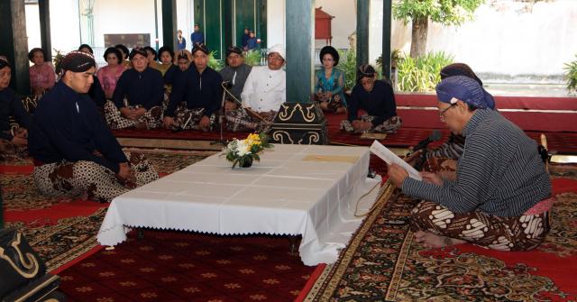 030711_JOGJA_Wisuda Gelar Calon mantu Sultan_sur 2