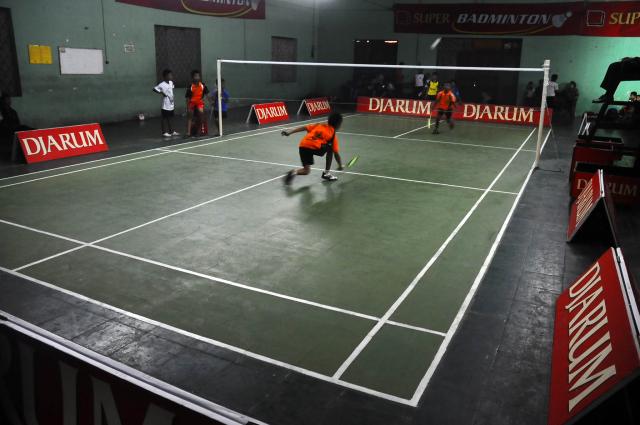Super Badminton (Dwi Prasetya)