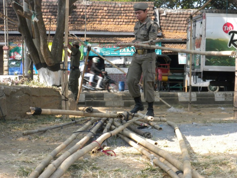Penertiban PKL (SOLOPOS/Tri Rahayu)