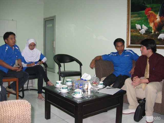 2002kunjung2-isariyanto