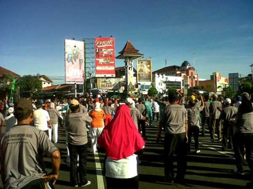 3003car-free-day