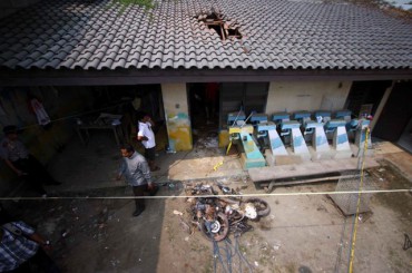Benda-Asing-Jatuh-210612-MWH-4