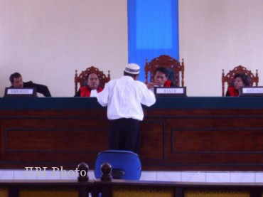 Mantan Kepala KUA Bulukerto, Kabupaten Wonogiri, Joko Lelono saat persidangan di Pengadilan Negeri Wonogiri (JIBI/SOLOPOS/dok)