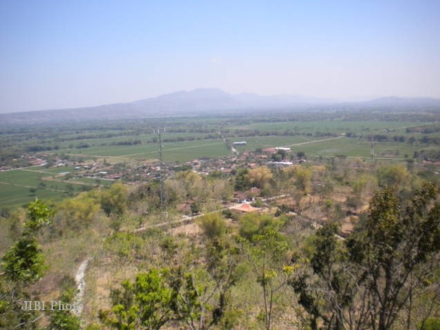 Pemandangan yang nampak dari puncak Gunung Taruwongso, di Kecamatan Tawangsari, Sukoharjo, Minggu (19/8/2012). (Dian Dewi Purnamasari/JIBI/SOLOPOS)