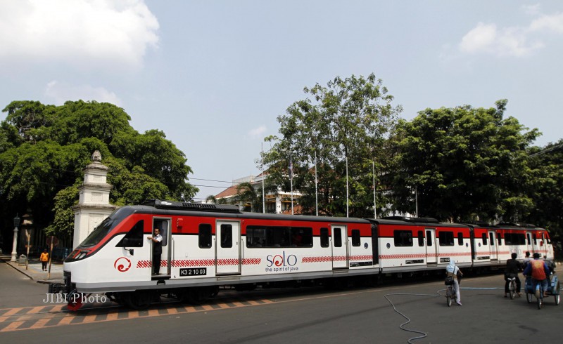 Railbus Batara Kresna (JIBI/Solopos/Burhan A)