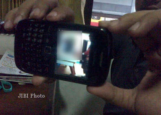 Cuplikan video mesum yang beredar di masyarakat Wonogiri. (Istimewa)