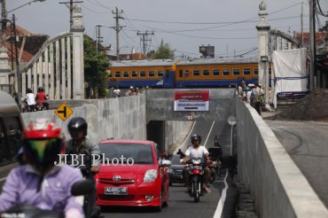 Suasana underpass atau jalan lintas bawah tanah Makamhaji, Kartasura, Sukoharjo, yang mulai dioperasikan awal pekan ini. (JIBI/SOLOPOS/Agoes Rudianto)