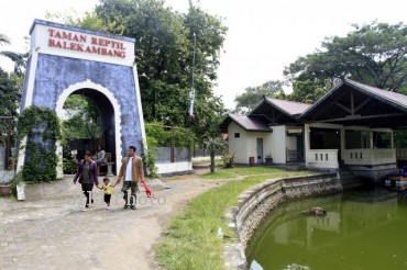 230413_SOLO_Taman Reptil Balekambang_m122h