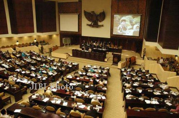 Suasana salah satu sidang paripurna DPD. Sebanyak 18 orang sudah mendaftarkan diri sebagai calon anggota DPD untuk mewakili Jawa Tengah, 6 di antaranya perempuan. (senatorindonesia.org)