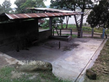 Kandang gajah yang kosong di objek wisata Waduk Gajah Mungkur setelah koleksi hewan di taman ini ditarik oleh BKSDA Jateng karena dianggap menyalahi aturan konservasi. (JIBI/SOLOPOS/Tika Sekar Arum)