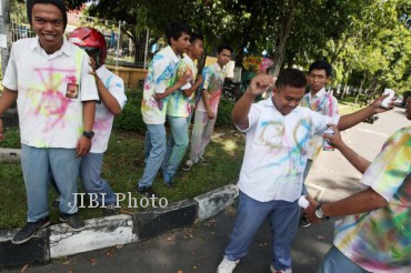 25052013_HarianJogja_Merayakan Kelulusan_04