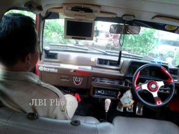 Bagian Dalam Daihatsu Charade 1986 modifikasi. (Kurniawan/JIBI/SOLOPOS)