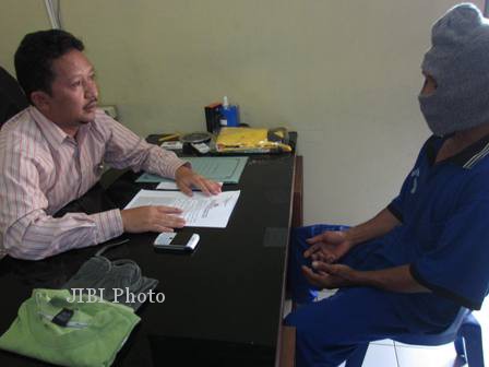SOLOPOS.COM : PEMERKOSAAN : Duh, Siswi SMP Diperkosa Ayah Tiri - ayah