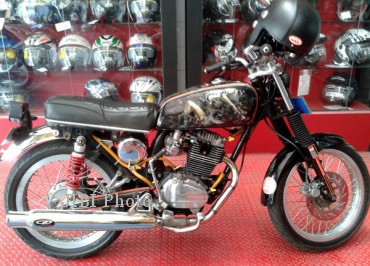 Honda GL Pro Black Series 94 modifikasi. (Kurniawan/JIBI/SOLOPOS)