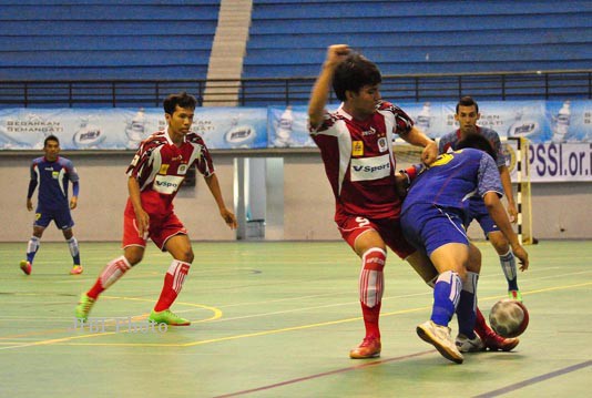 pertandingan antara Electric Cosmo Jogja melawan Futsal Kota Bandung di GOR Amongraga, Jogja, Jumat (23/8/2013).
