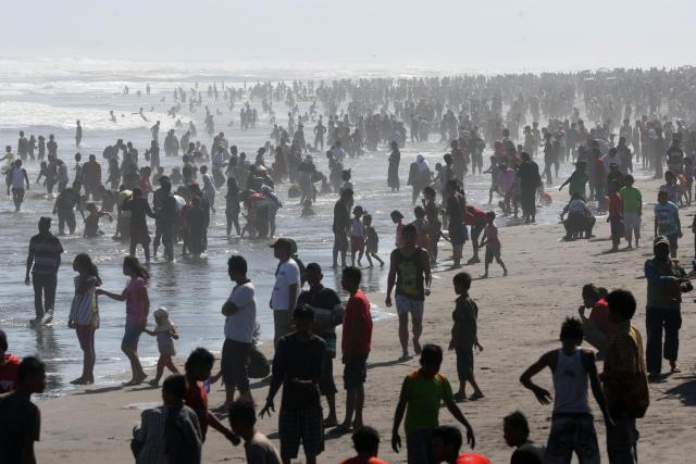 Wisatawan di Pantai Parangtritis (JIBI/Harian Jogja/Desi Suryanto)