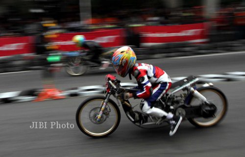 Ilustrasi drag bike