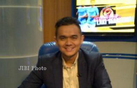 Komentator sepak bola yang memopulerkan seruan "jebret" Valentiono Simanjuntak