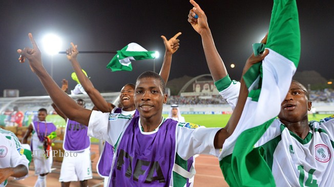 Para pemain Nigeria merayakan kemenangan atas Meksiko pada turnamen FIFA U17 World Cup group F di Khalifa Bin Zayed Stadium. (JIBI/FIFA.com)