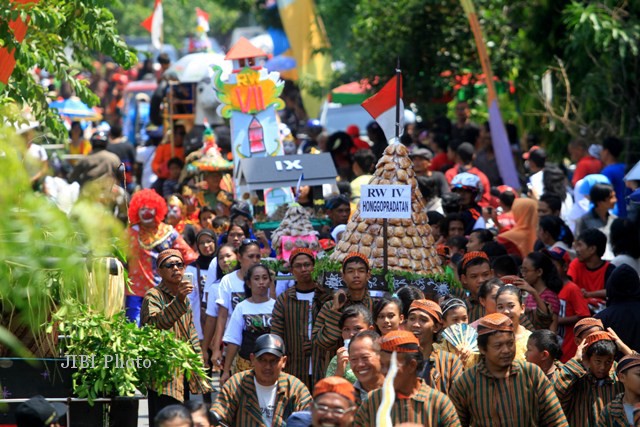 KIRAB APEM SEWU 2013