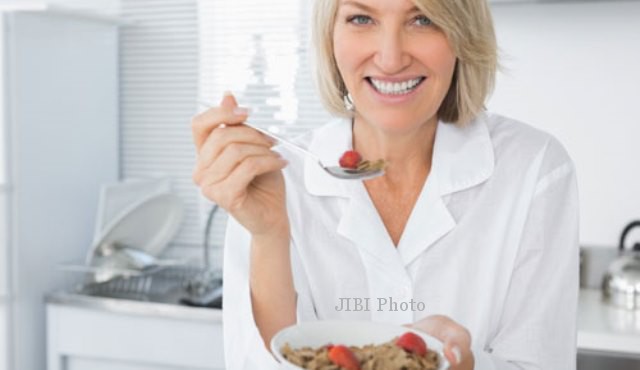 Ilustrasi sarapan pada pagi hari (magforwomen.com)