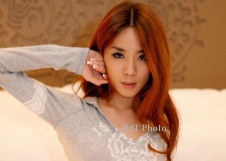 Felixia Yap, model majalah pria dewasa (whatsonsaynya.com)