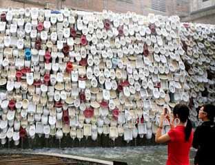 Taman 10.000 Toilet di China 1 (dailymail.com)