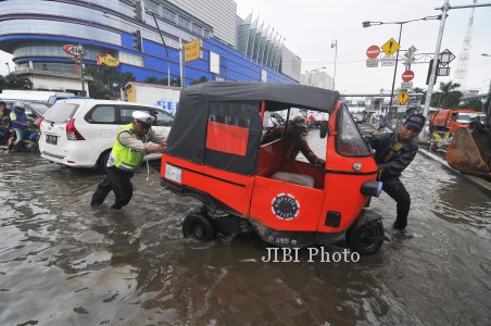JALAN TERGENANG JAKARTA