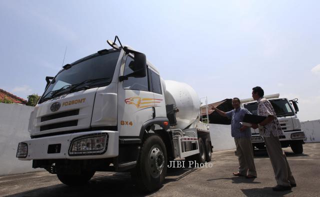 Truk Built Up dari China