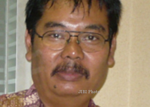 Aloysius Waryono (Istimewa)
aloyswaryono@yahoo.co.id
Guru SMKN 2 Klaten
Alumnus Pascasarjana
Teknik Metalurgi
Institut Teknologi Bandung