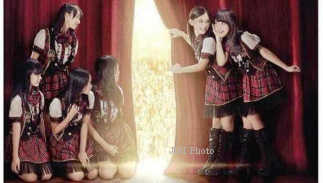 Poster Viva JKT48 (JIBI/Solopos/Dok.)