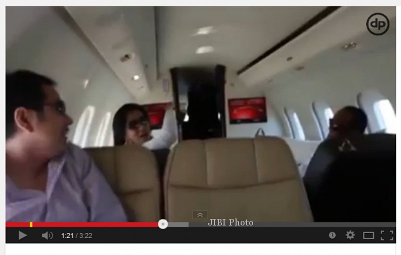 Video Aburizal Bakrie dan Marcella Zelianty (Youtube)