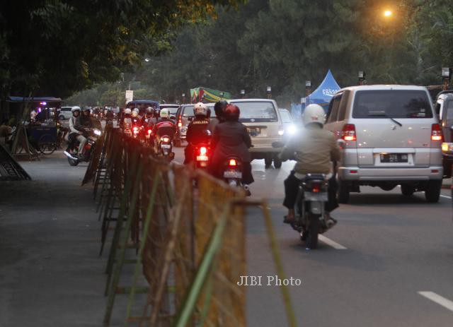 Pagar pembatas arena drag bike saat drag bike digelar di Manahan, Solo, Sabtu (1/3/2014)(ilustrasi/JIBI/Solopos/Ardiansyah Indra Kumala)