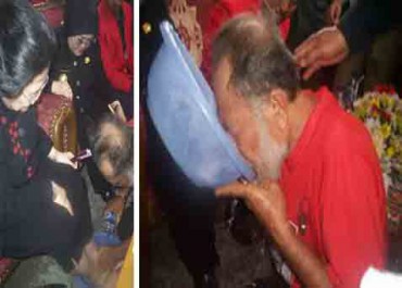 Foto yang menggambarkan kader PDIP meminum air cucian kaki Megawati. (Istimewa/Wartabuana.com)