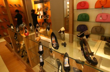 FOTO LAUNCHING TOKO SEPATU : House of Donatello Hadir di ... FOTO LAUNCHING TOKO SEPATU : House of Donatello Hadir di ...