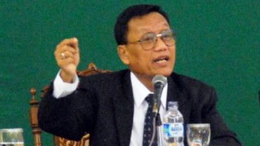 Eko Budiharjo dalam suatu dialog publik di Sriwedari, Solo. (Burhan Aris Nugraha/JIBI/Solopos)