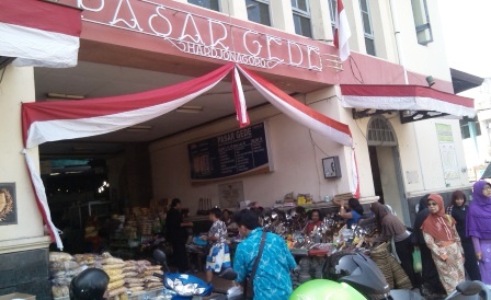 Itu dia pintu masuk utama Pasar Gede, Solo, Jawa Tengah. Foto diambil Jumat (15/8/2014). (Habib Mukhtar Sanjaya/JIBI/Solopos.com)