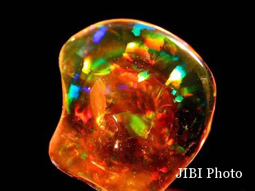 Fire Opal (Istimewa/harlequinminerals.co.uk)