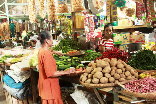 Pedagang kebutuhan pokok di Pasar Argosari Gunungkidul. (JIBI/Harian Jogja/David Kurniawan)