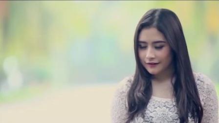 Prilly Latuconsina dalam video klip Fall In Love (Instagram.com)