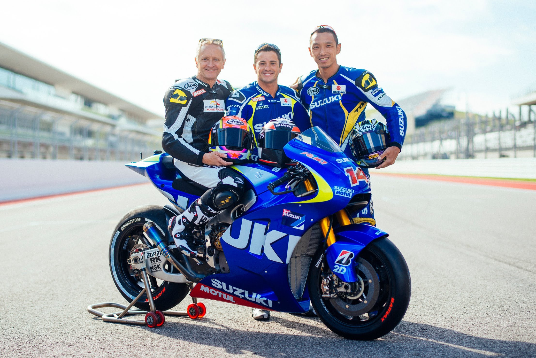 MOTOGP 2015 Perkembangan Suzuki Makin Kompetitif Balap