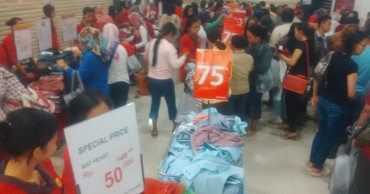 Garage Sale Matahari Dept. Store di Plaza Madiun, Sabtu (29/8/2015). (R. Wibisono/JIBI/Madiunpos.con)