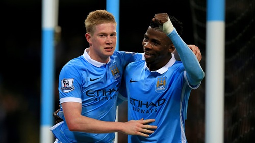 Iheanacho (Kanan) melakukan selebrasi dengan De Bruyne (Kiri) (Mcfc.co.uk)