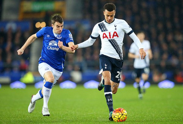 Everton vs Tottenham (Twitter)