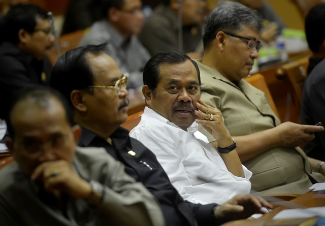 Jaksa Agung H.M. Prasetyo (kedua kanan) bersama Wakil Jaksa Agung Andhi Nirwanto (kedua kiri) dan Jaksa Agung Muda Tindak Pidana Khusus (Jampidsus) Arminsyah (kanan) mengikuti rapat kerja dengan Komisi III DPR RI di Kompleks Parlemen Senayan, Jakarta (19/1/2016). (JIBI/Solopos/Antara/Yudhi Mahatma)