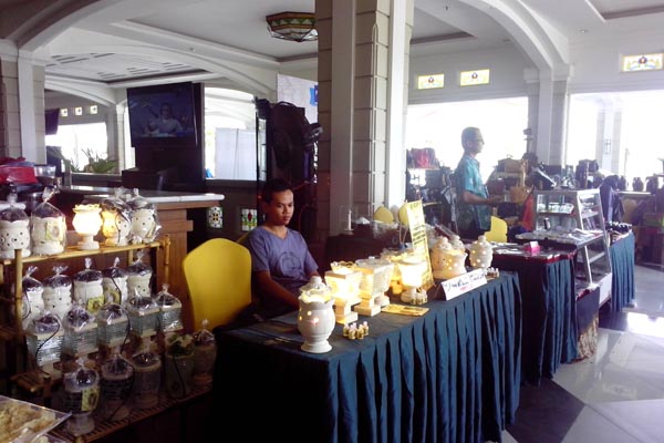 Beberapa Usaha Mikro, kecil, dan Menengah (UMKM) mengikuti pameran yang digelar oleh BPD DIY di The Sahid Rich Jogja Hotel, Kamis (21/1/2016). (Bernadheta Dian Saraswati)