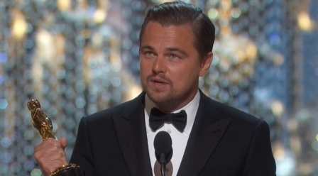 Leonardo DiCaprio menangi kategori Best Actor di Oscar ke-88, Minggu (28/2/2016) malam waktu Los Angeles. (Twitter.com/@NoobFromUA)